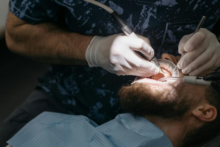 Implantologia mini invasiva e Impianto dentale nell’Osso